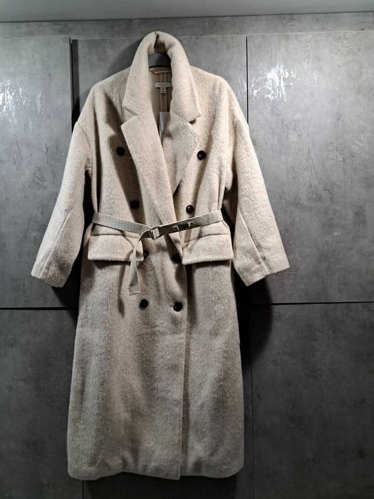 НОВО бежево  меко палто
