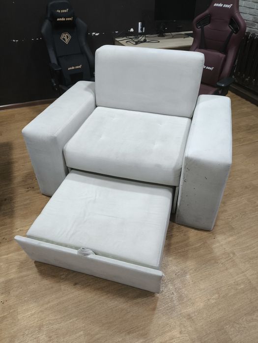 Стол и кресло-диванчик