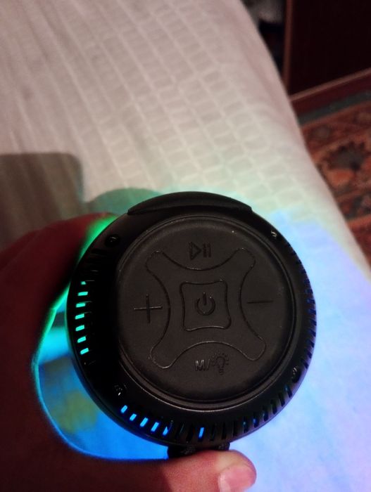 Jbl колонка в отличном состоянии