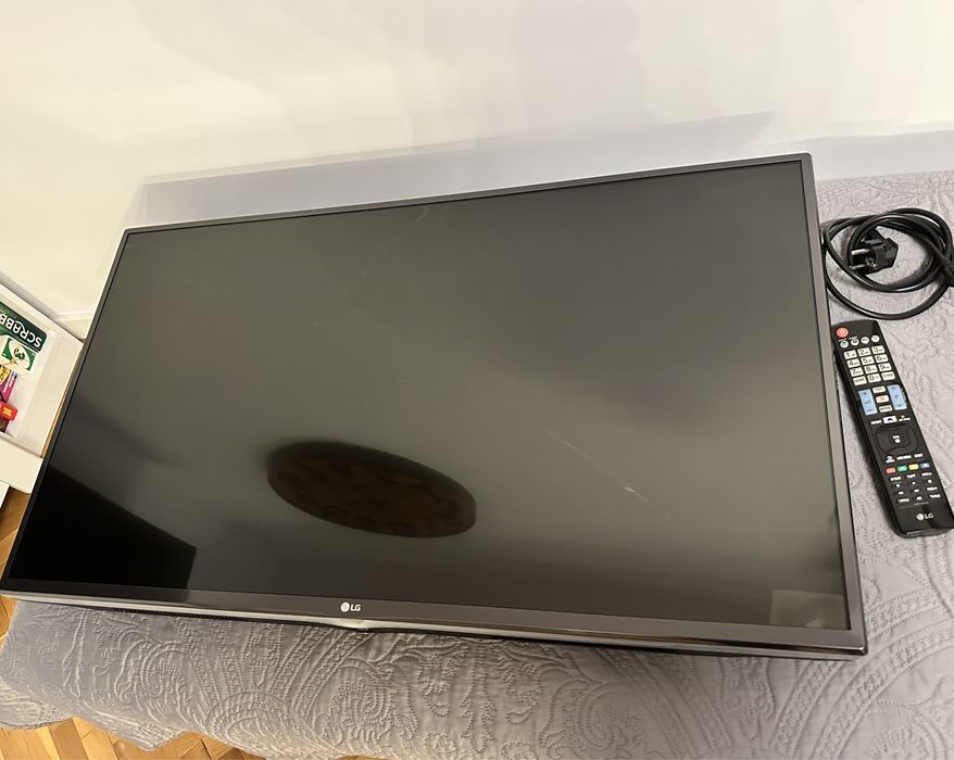 LG LG42LF652V Smart Телевизор за ЧАСТИ