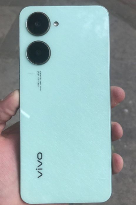 Vivo Y 03.  Idela xolda