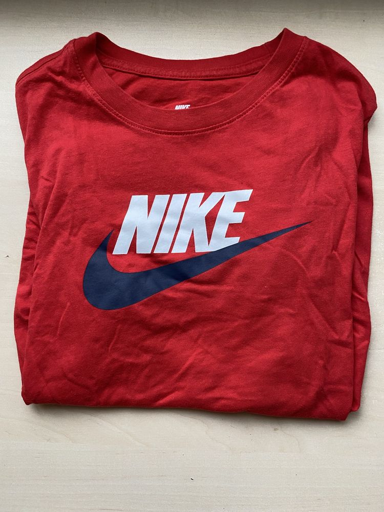 Оригинални Nike юношески дрехи!
