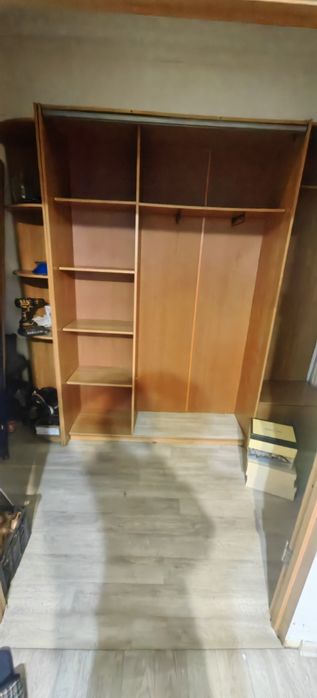 отдам даром шкаф для прихожей