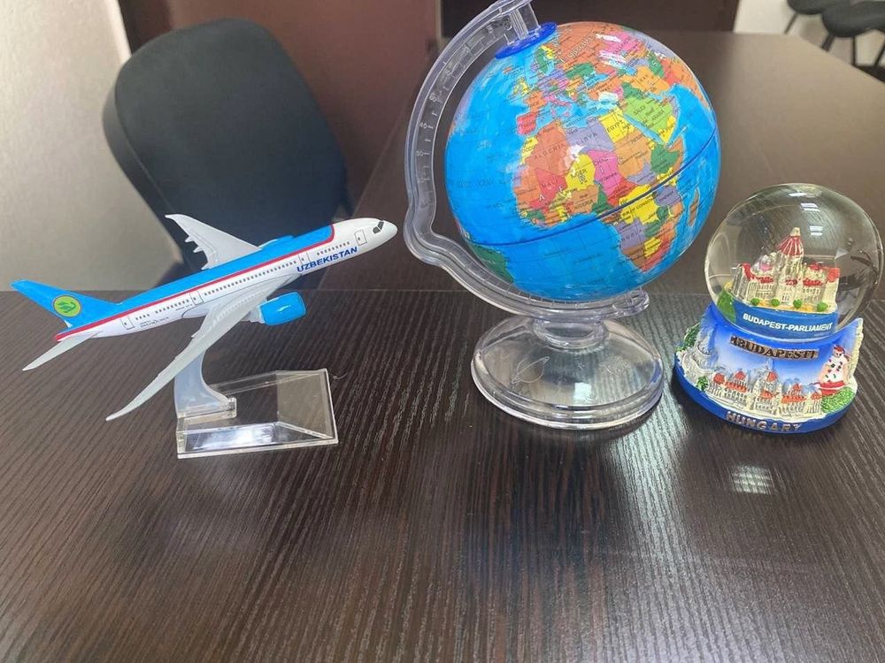 Самолет Boeing 787-8 Dream Liner Uzbekistan Airways подарок детям