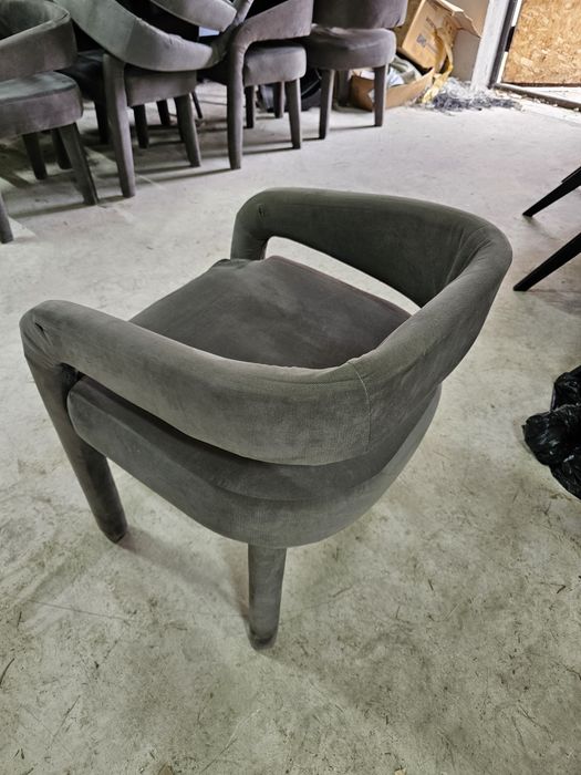 Продам Стулья в количестве 12 штук