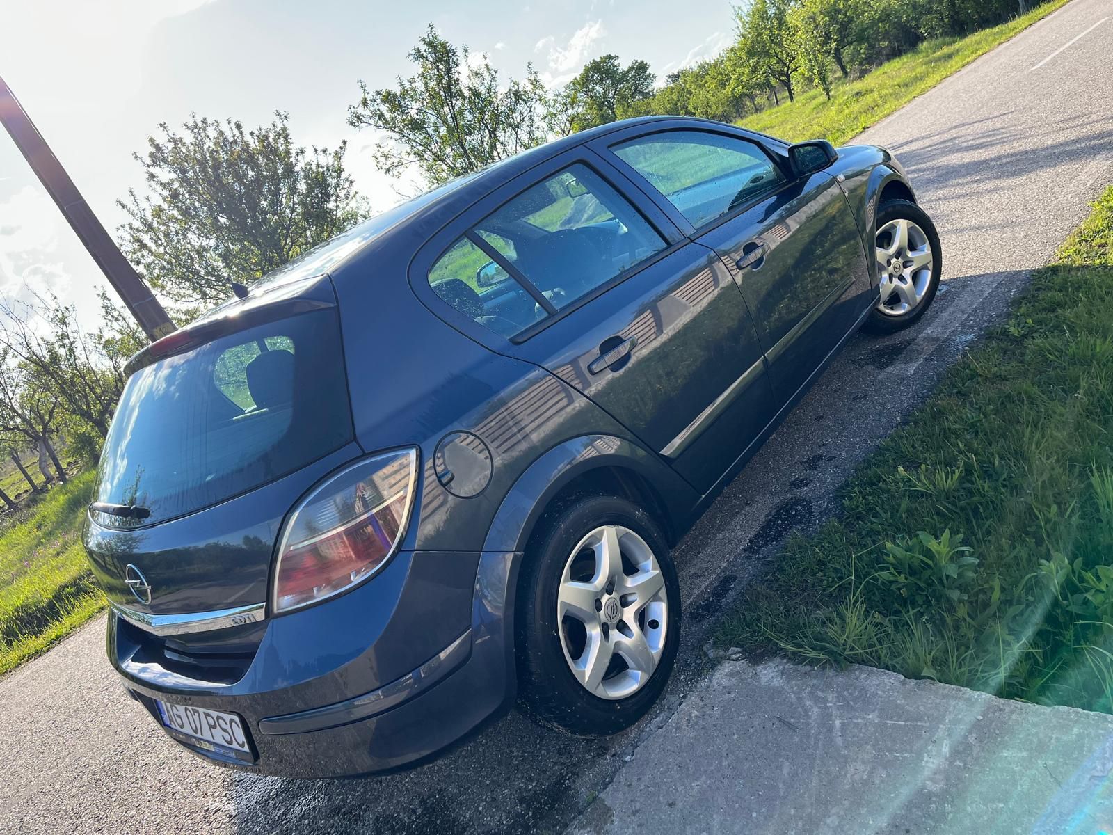 Vând Opel Astra H 1.3