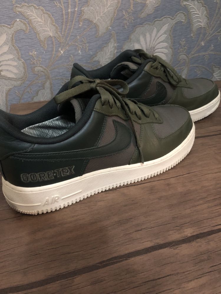 Продаются кроссовки NIKE