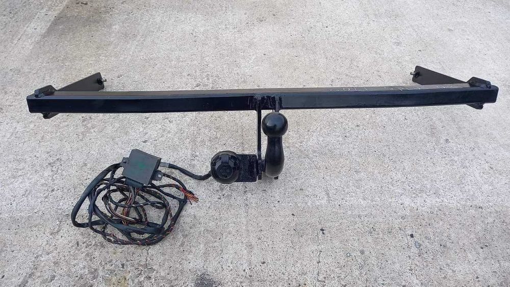 Продавам теглич за голф5-плюс 2008със сваляема кука с болтове