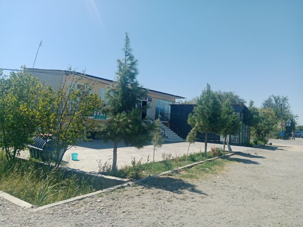 Барча кулайликларга эга Бино сотилади