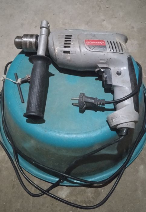 Продается дрель Интерскол