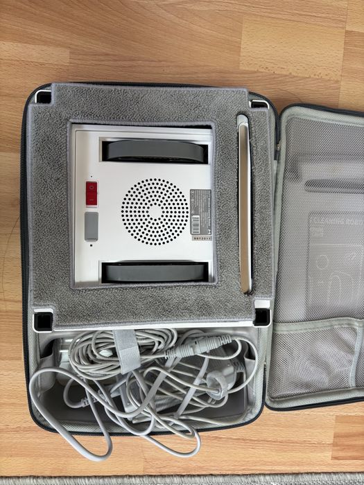 Робот за миене на прозорци hut W66