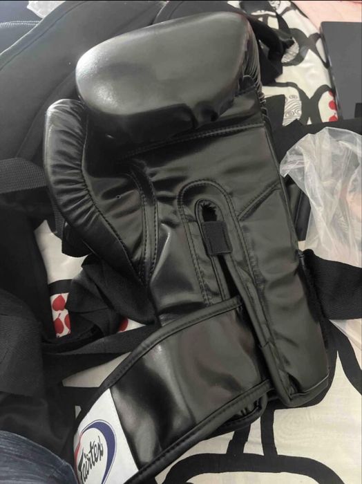 Боксови ръкавици Fairtex 12oz