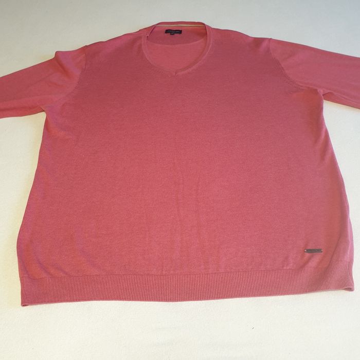 Pulover bărbătesc XXL,deosebit de frumos