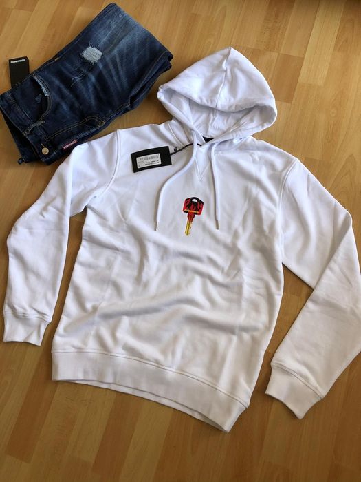 Разпродажба на стилни мъжки суитшърти, последни бройки