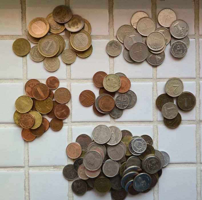 Продам коллекцию монет разных стран