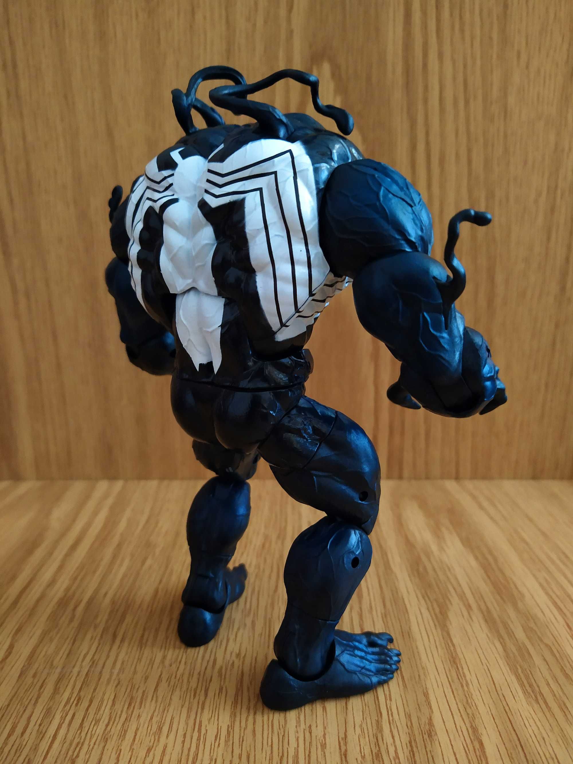 Екшън фигура Marvel Legends Venom