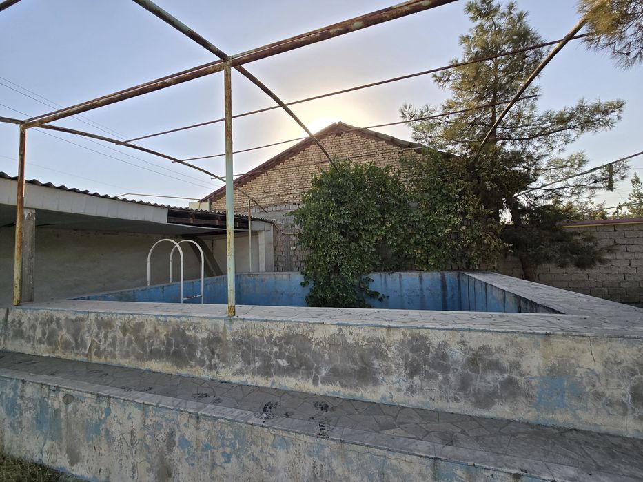 Квартира сотилади 150 квадрат 2 этаж 150 000 уе яна хавличасиям бор