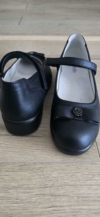 Balerini negri  piele