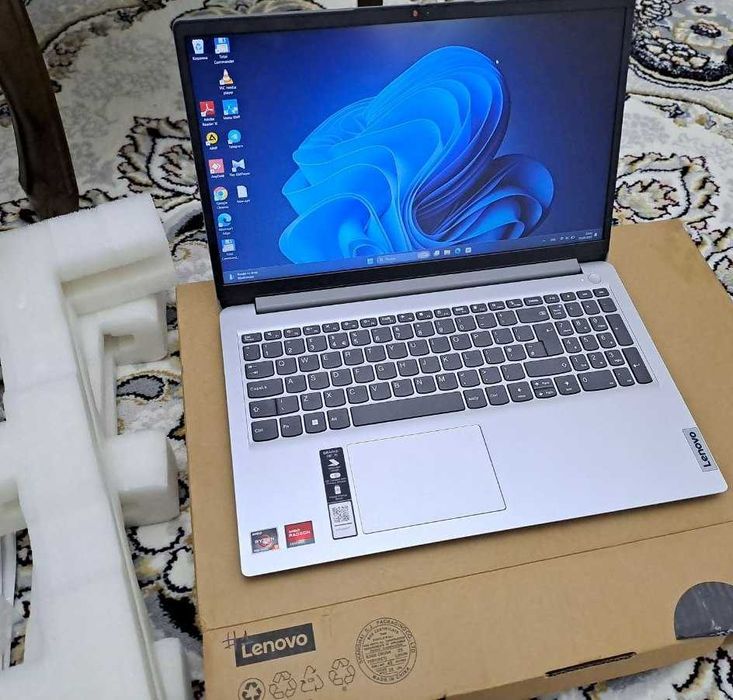 Срочно продаю Новый Ноутбук  Lenovo AMD Ryzen 3  7320U