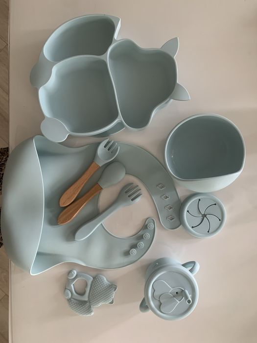 Комплект посуды новый