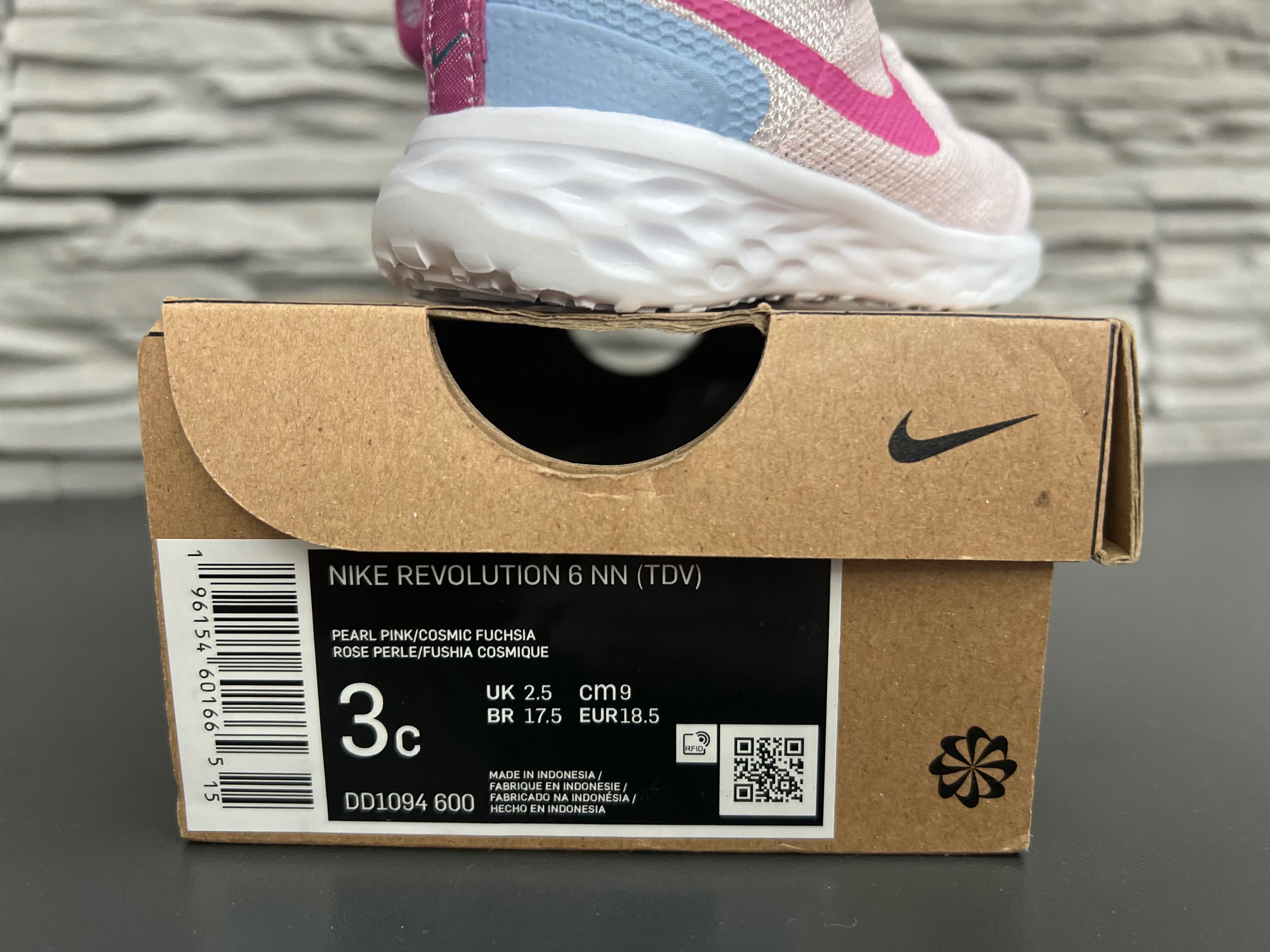 Маратонки Nike за момиче размер 18.5