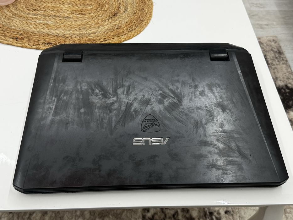 Asus rog G75V Геймърски лаптоп