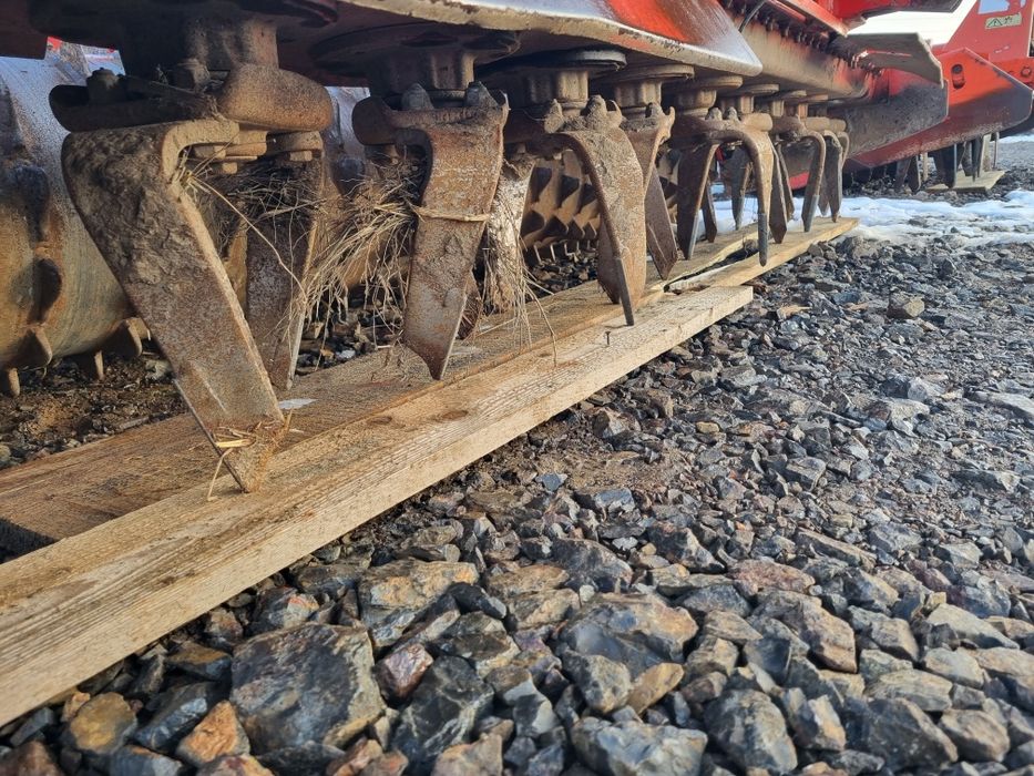 Freza Grapa Rotativa Kuhn HRB 302D