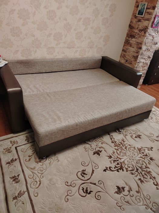 Диван с одним креслом