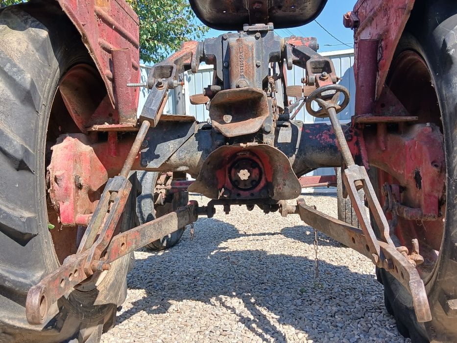 Tractoras de vânzare