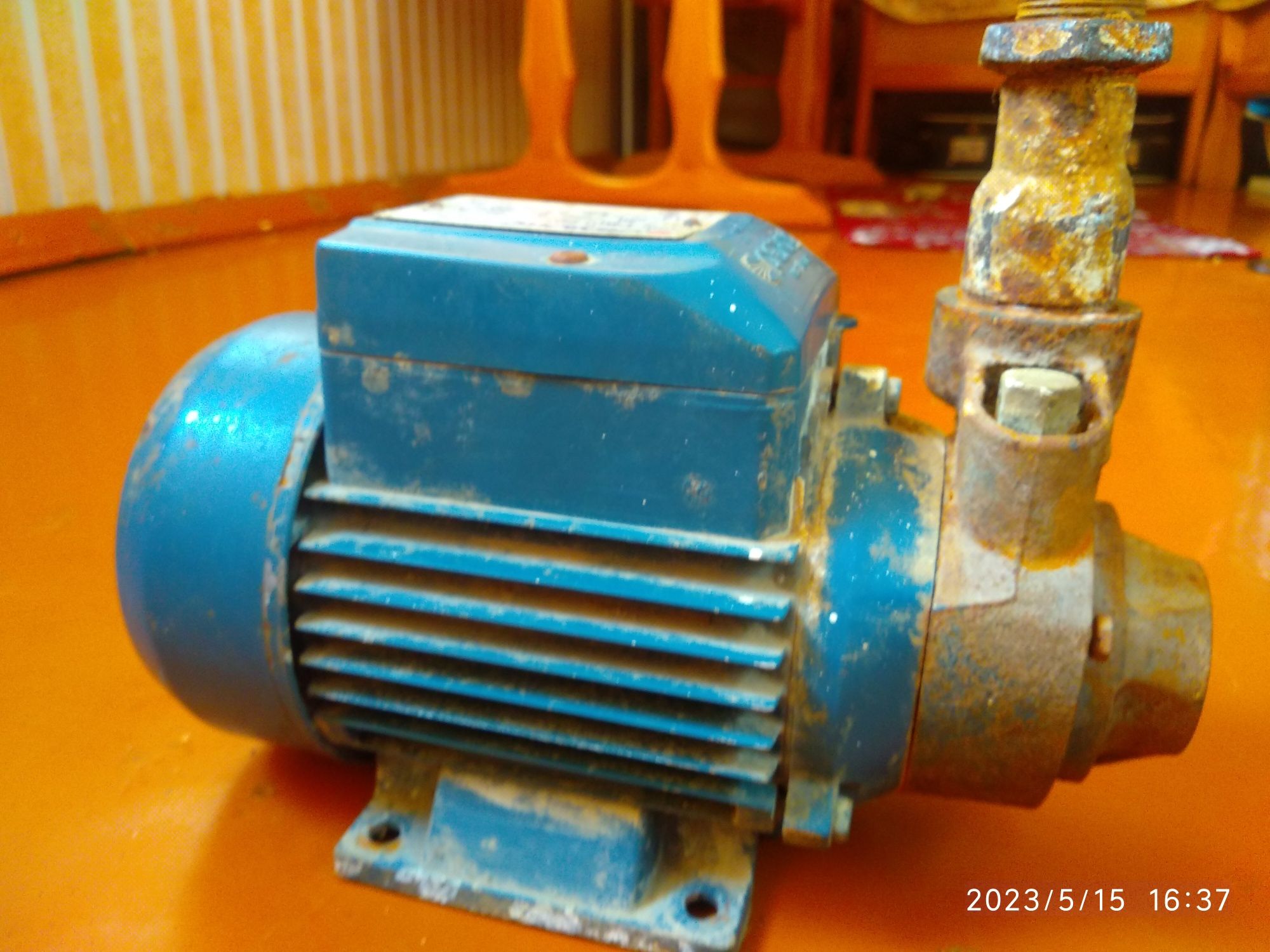 Водяной насос 37