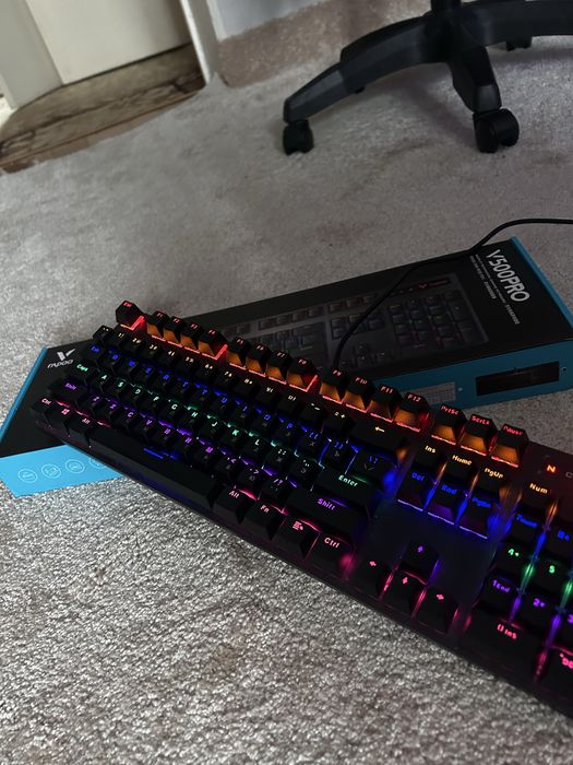 Игровая механическая клавиатура