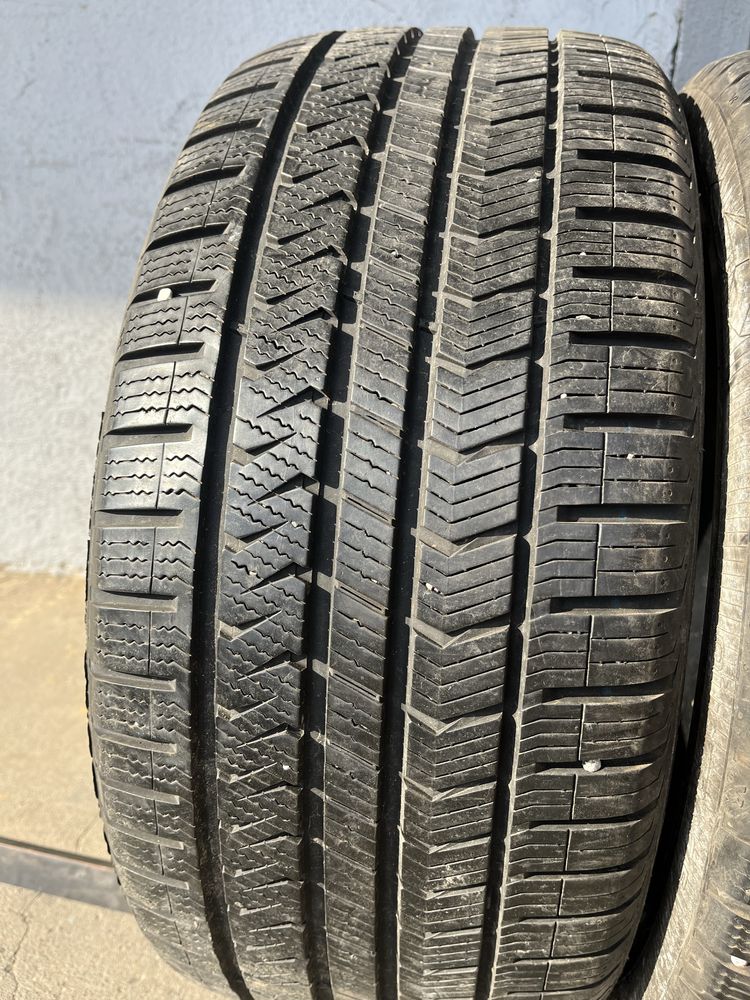 2 бр. всесезонни гуми 235/40/18 Vredestein 7 mm DOT 3817
