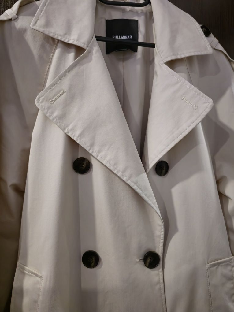 Тренчкот PULL&BEAR