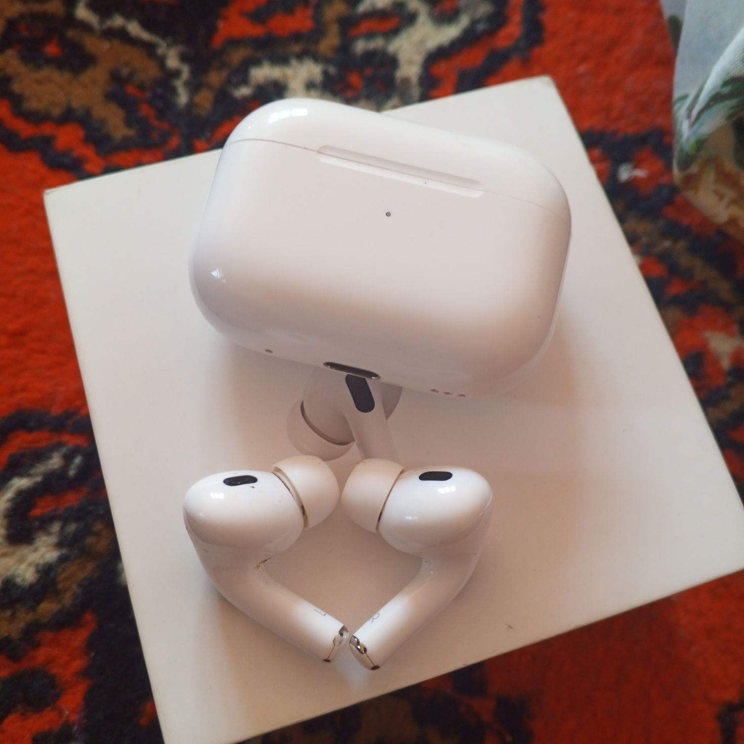 Apple airpods pro 2 sotiladi