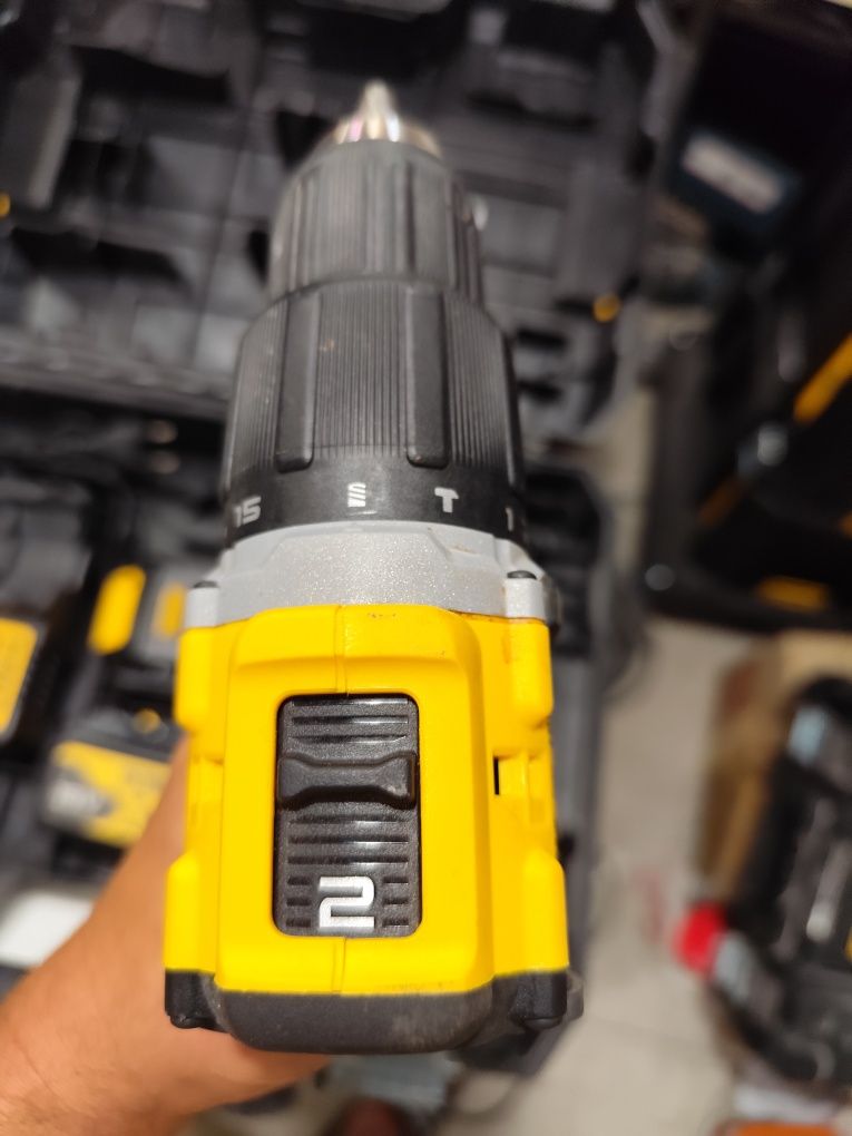 Като НОВ "! Топ модел винтоверт Девалт 18 волта DeWALT DCD100YM2T