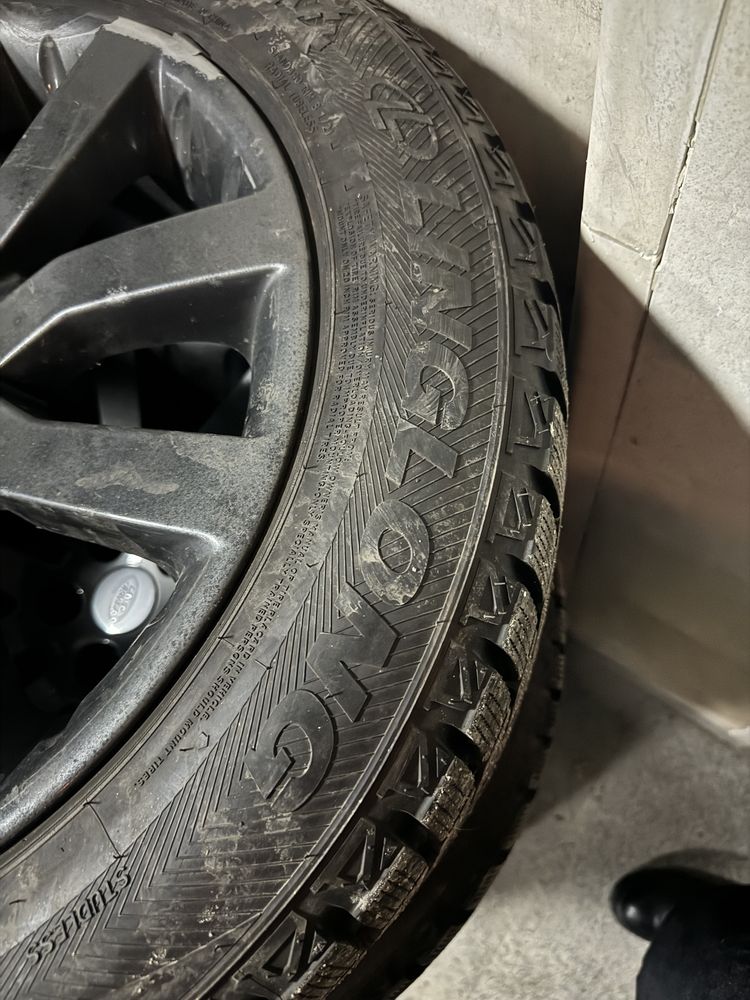 Нови 4 зимни гуми с джанти 275/50R20