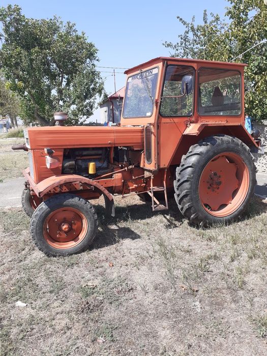 TRACTOR Universal U650