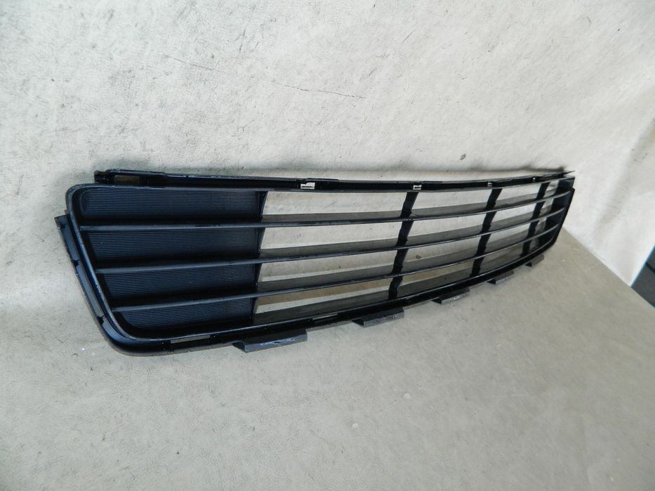 Grila intre proiectoare, Toyota Yaris, 2008, 2009, 2010, 2011,, 53112-0D160