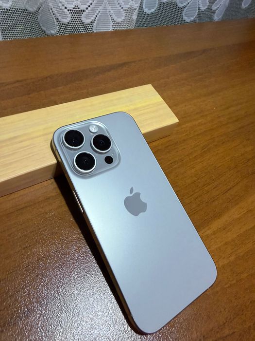 Продавам Iphone 15 pro