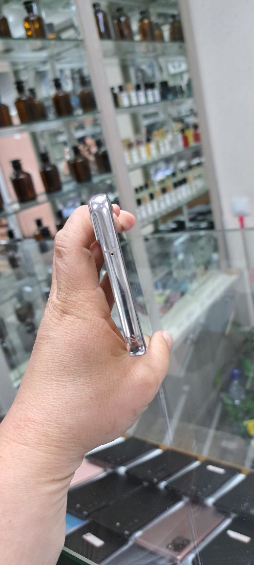 Samsung S22 Plus xotirasi 8/256GB
