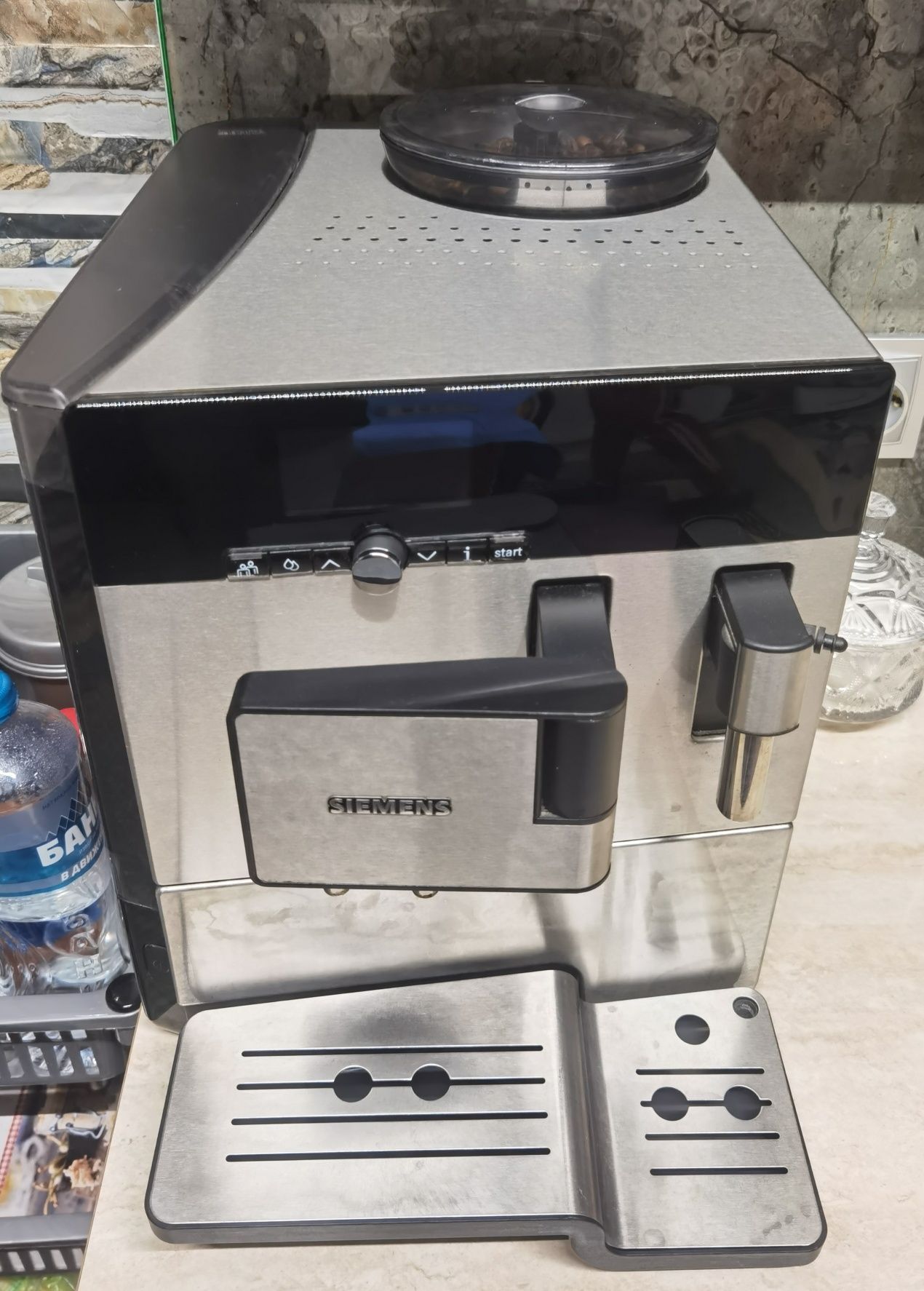 Кафемашини Bosch VeroAroma 300 и Siemens EQ8 Series 300
