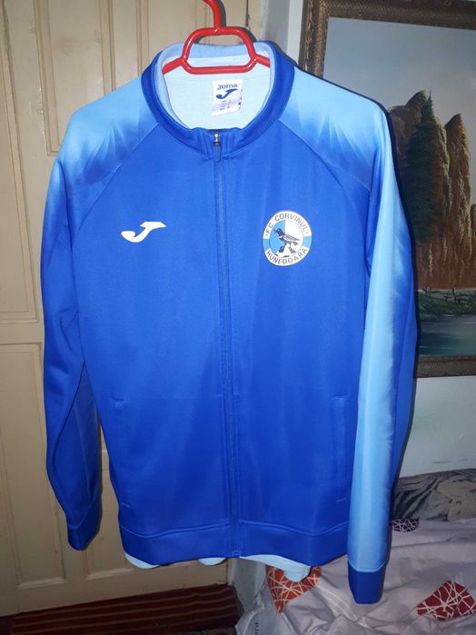 Trening  Corvinul Hunedoara -- Banii merg la un baiat bolnav .