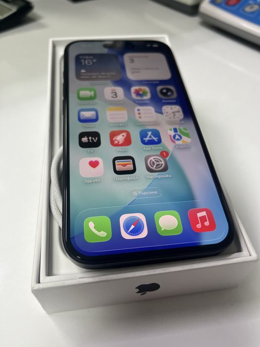 IPhone 15 Pro 256GB с кутия и кабел 91% батерия