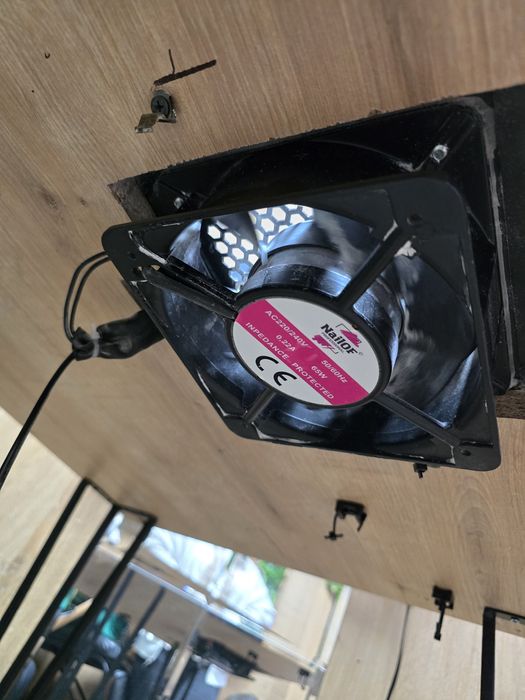 Маникюрный стол с вытяжкой.  80/ 60 см