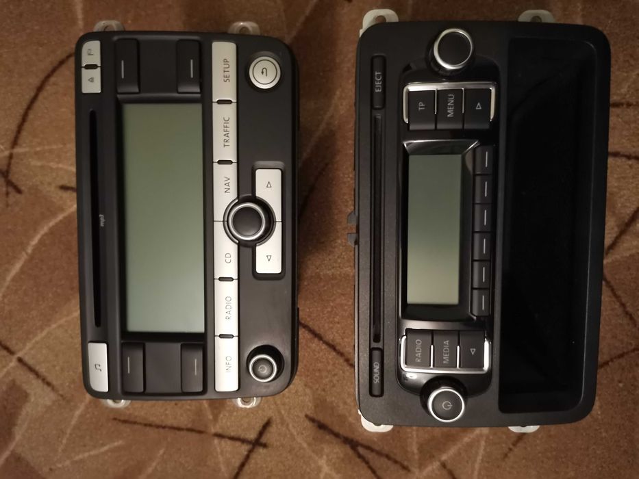 Vând două radio cd auto vw