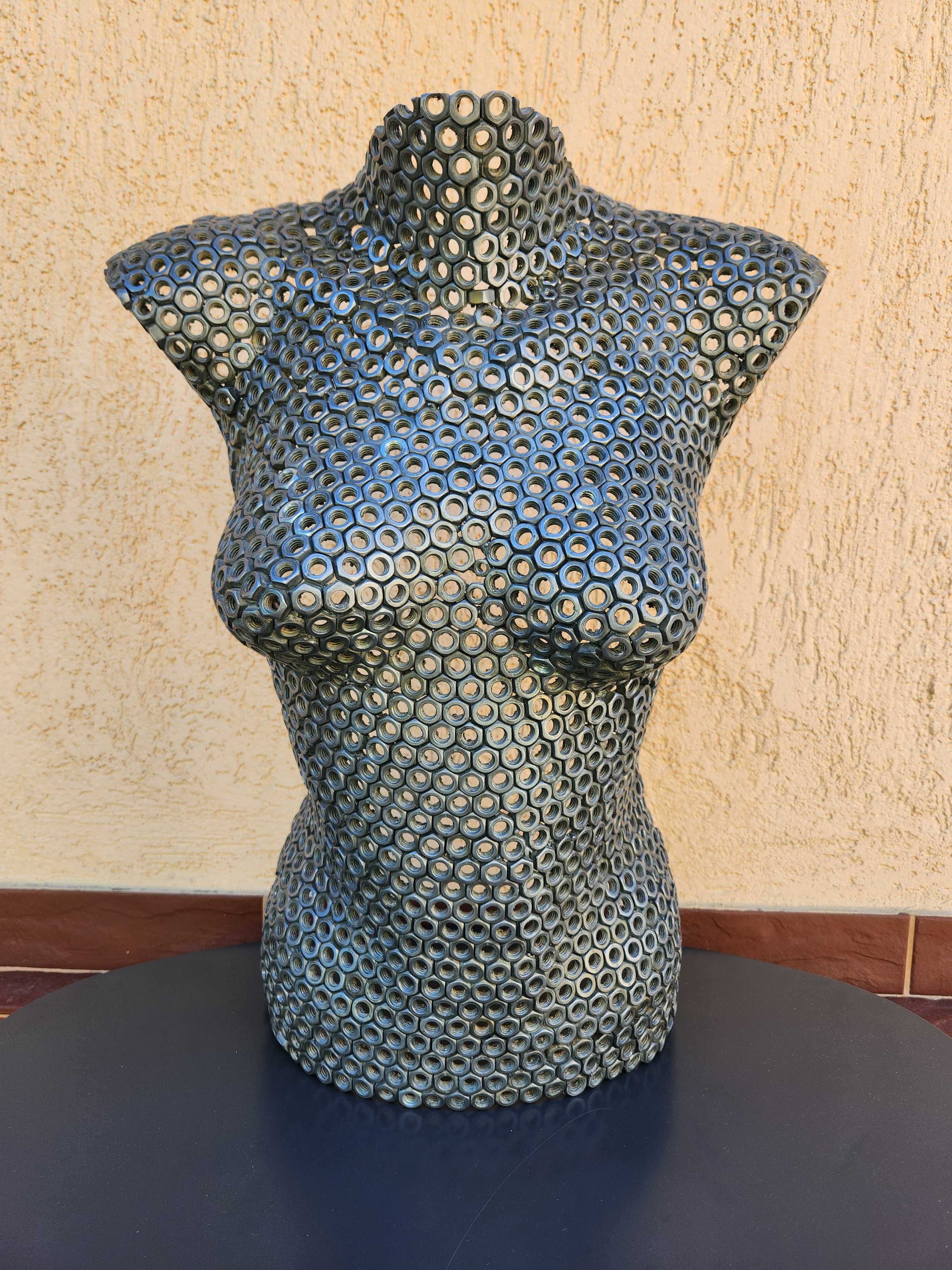 Vând Bust Artistic Unic Realizat din Piulițe Metalice Sudate - Finisaj