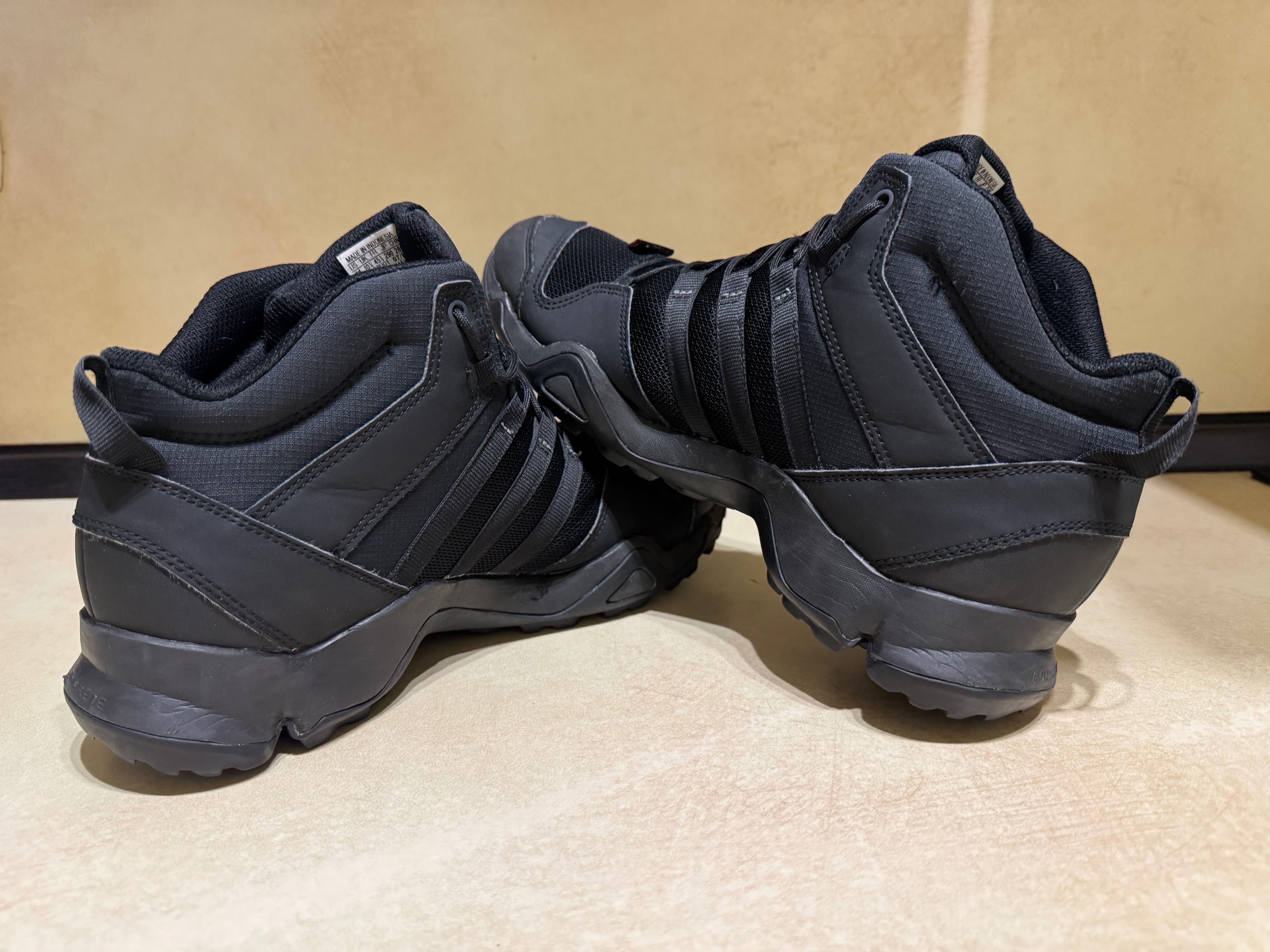 Adidas Terrex Ax2r Mid Gtx GORE-TEX.