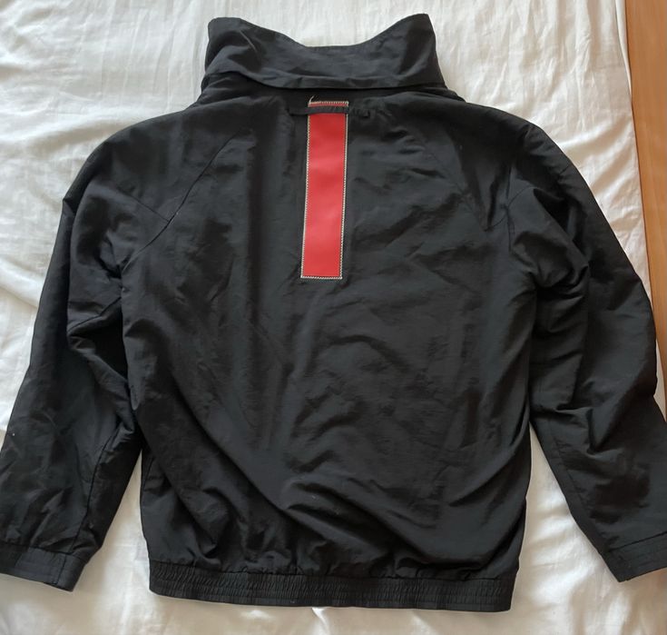 Дизайнерско яке Prada КАТО НОВО