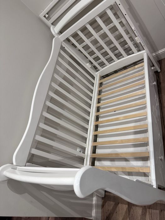 Манеж из дерева белого цвета о