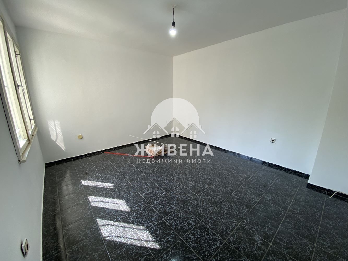 Продавам 4-стаен апартамент, кв. Възраждане 2, ЧЖП: 118 кв.м